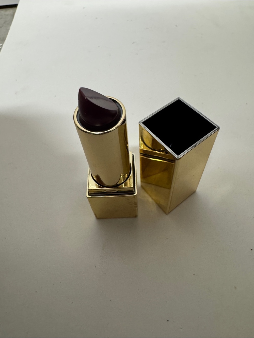 Estee Lauder Pure Color Envy 450 Insolent Plum Lipstick - Picture 3 of 3